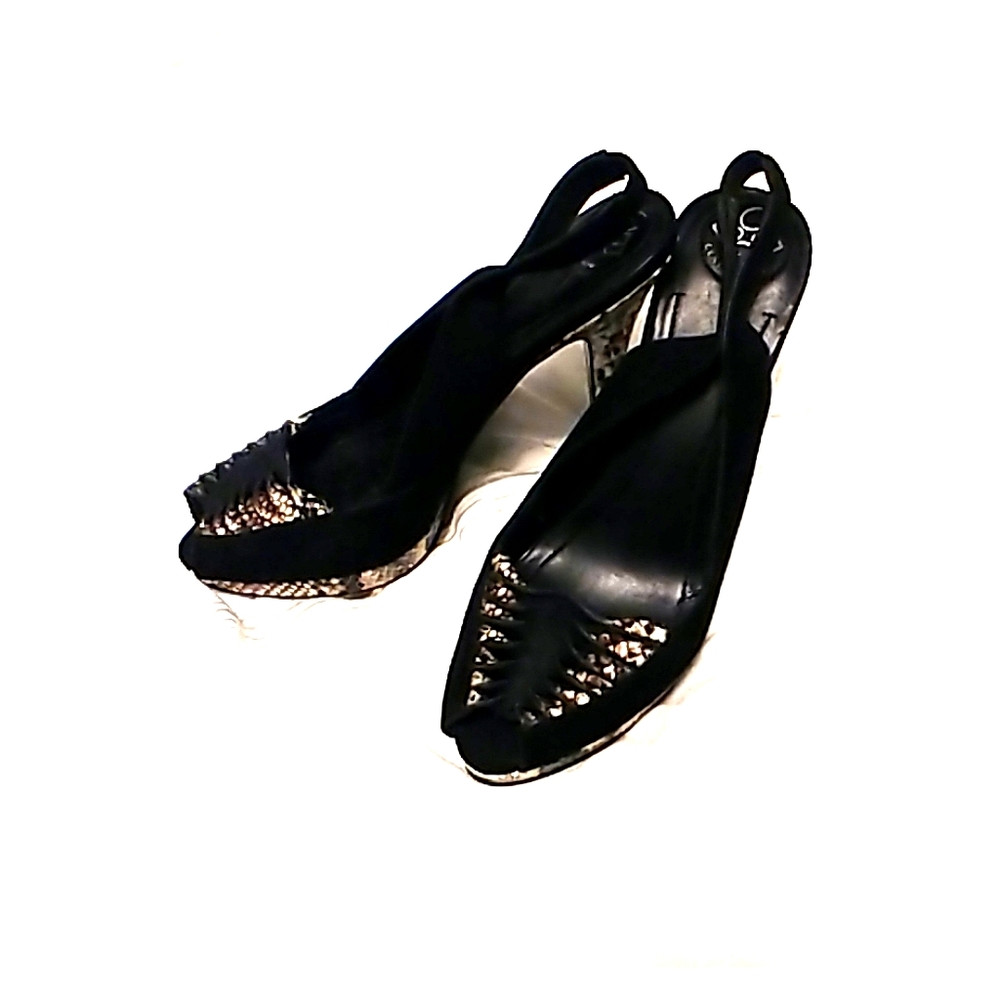 BCBG slingbacks